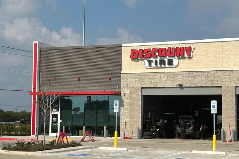 Does Discount Tire do oil changes