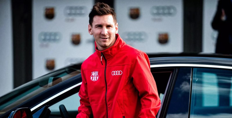 How many cars does Messi have