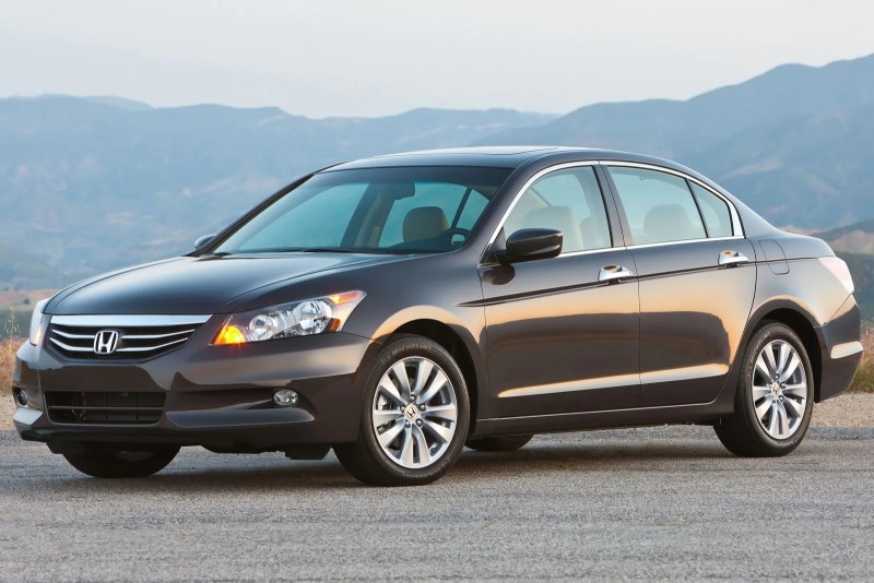 How much does a Honda Accord weight
