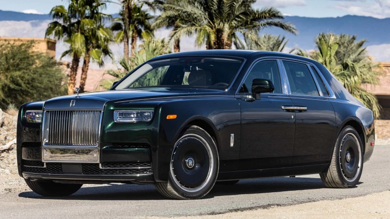 How much does a Rolls Royce weigh