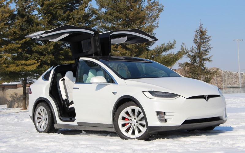 How much does a Tesla Model X weigh