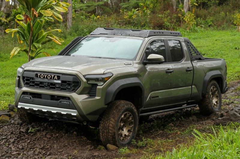 How much does a Toyota Tacoma weigh