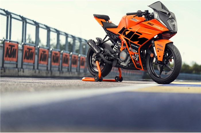 What is the price of KTM RC 200