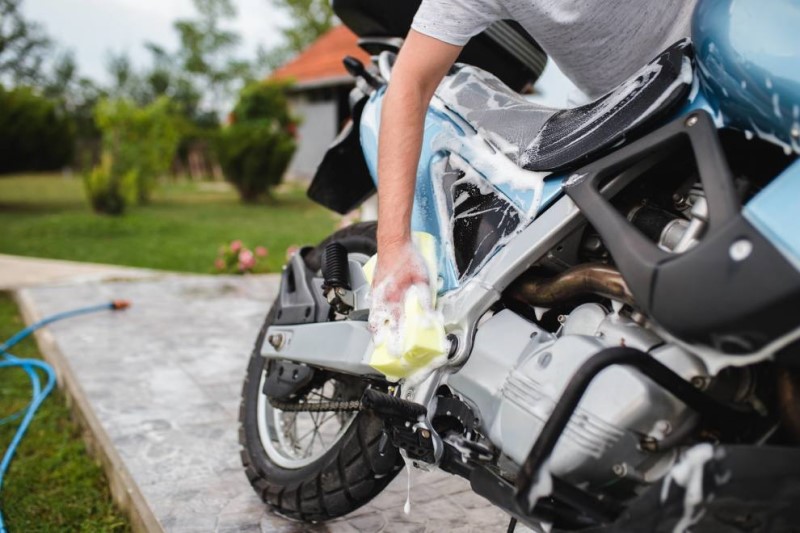 How to wash a motorcycle