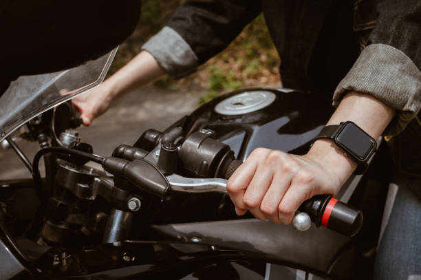 When to shift gears on a motorcycle