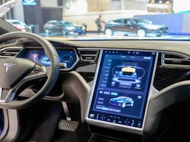 Teslas have Autopilot